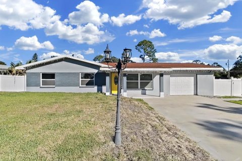 House in Clearwater, Florida 3 bedrooms, 116.78 sq.m. № 2103049 - photo 2