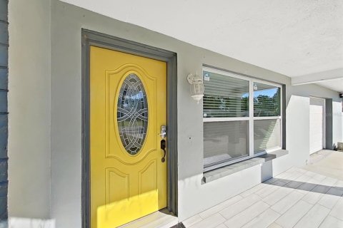 House in Clearwater, Florida 3 bedrooms, 116.78 sq.m. № 2103049 - photo 4