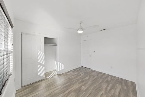 House in Clearwater, Florida 3 bedrooms, 116.78 sq.m. № 2103049 - photo 24