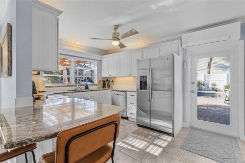 House in Sarasota, Florida 3 bedrooms, 186.73 sq.m. № 1626249 - photo 16