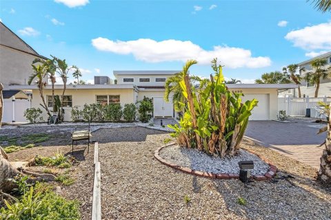 House in Sarasota, Florida 3 bedrooms, 186.73 sq.m. № 1626249 - photo 7