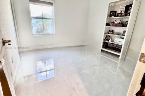 Купить виллу или дом в Майами, Флорида 4 спальни, 224.08м2, № 2253445 - фото 16