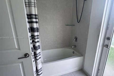 Купить виллу или дом в Майами, Флорида 4 спальни, 224.08м2, № 2253445 - фото 18