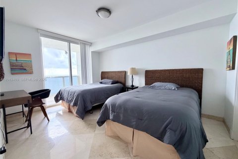 Condominio en alquiler en Hallandale Beach, Florida, 3 dormitorios, 171.03 m2 № 2345724 - foto 16