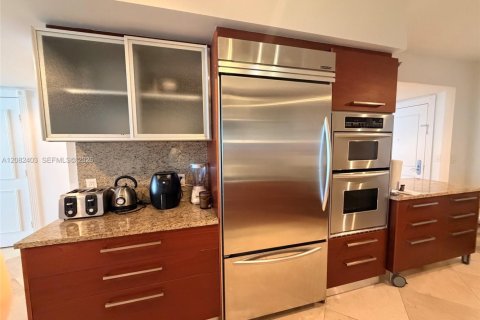Condominio en alquiler en Hallandale Beach, Florida, 3 dormitorios, 171.03 m2 № 2345724 - foto 12