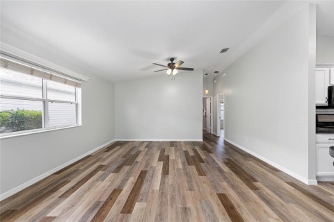 Casa en venta en The Villages, Florida, 2 dormitorios, 120.49 m2 № 1847938 - foto 10
