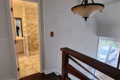 Townhouse in Miami, Florida 3 bedrooms, 137.68 sq.m. № 2042801 - photo 7