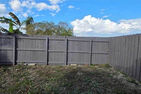 Townhouse in Miami, Florida 3 bedrooms, 137.68 sq.m. № 2042801 - photo 23