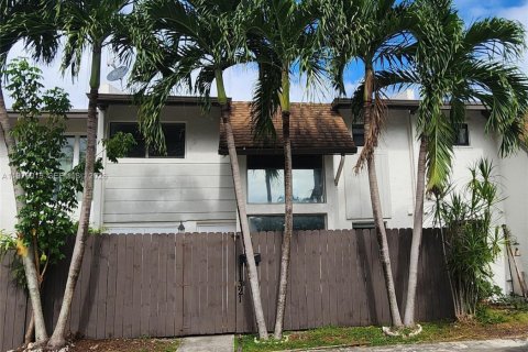 Touwnhouse à Miami, Floride 3 chambres, 137.68 m2 № 2042801