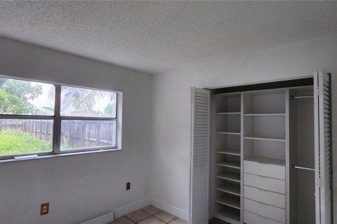 Townhouse in Miami, Florida 3 bedrooms, 137.68 sq.m. № 2042801 - photo 10