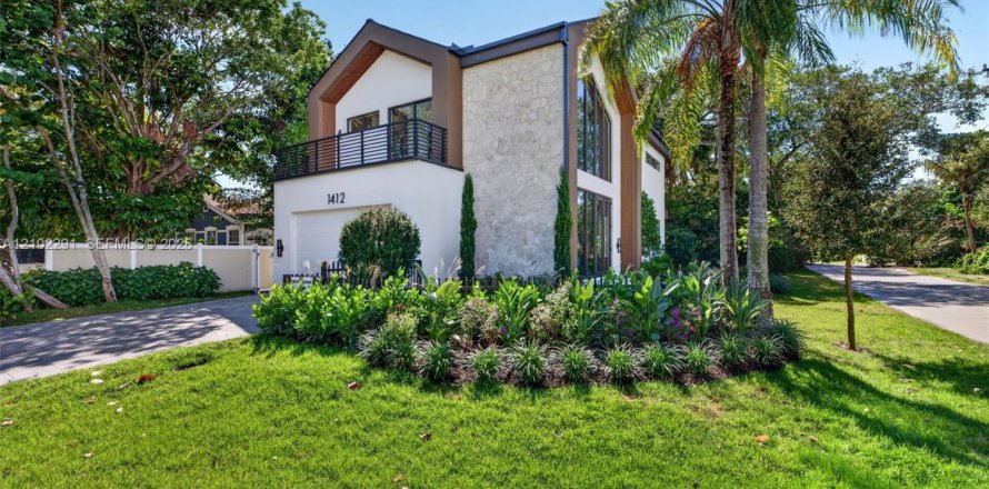 Villa ou maison à Fort Lauderdale, Floride 4 chambres, 263.29 m2 № 2407171