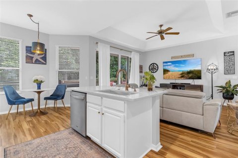 House in Winter Garden, Florida 4 bedrooms, 186.27 sq.m. № 2395920 - photo 6
