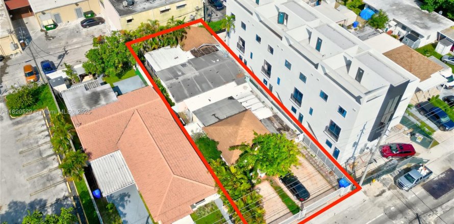 Propiedad comercial en Miami, Florida 184.97 m2 № 1779111