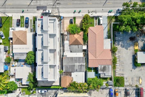 Propiedad comercial en venta en Miami, Florida, 184.97 m2 № 1779111 - foto 3