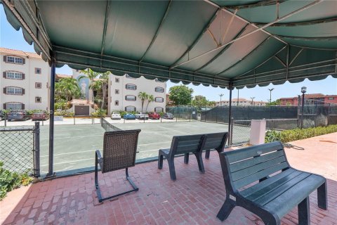Copropriété à vendre à Fort Lauderdale, Floride: 2 chambres, 89.19 m2 № 2190387 - photo 27