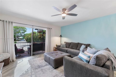 Copropriété à vendre à Fort Lauderdale, Floride: 2 chambres, 89.19 m2 № 2190387 - photo 2