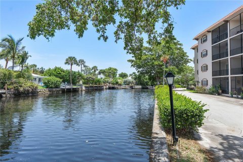 Copropriété à vendre à Fort Lauderdale, Floride: 2 chambres, 89.19 m2 № 2190387 - photo 30