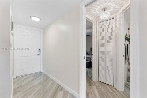 Copropriété à vendre à Fort Lauderdale, Floride: 2 chambres, 89.19 m2 № 2190387 - photo 3