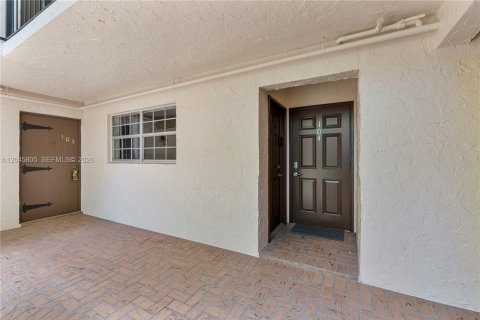 Copropriété à vendre à Fort Lauderdale, Floride: 2 chambres, 89.19 m2 № 2190387 - photo 23