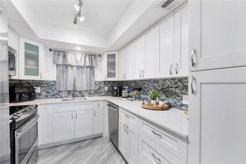 Copropriété à vendre à Fort Lauderdale, Floride: 2 chambres, 89.19 m2 № 2190387 - photo 9