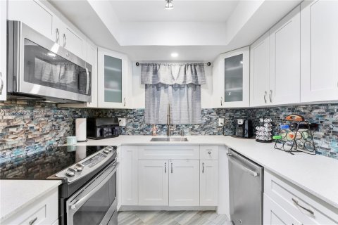 Copropriété à vendre à Fort Lauderdale, Floride: 2 chambres, 89.19 m2 № 2190387 - photo 11