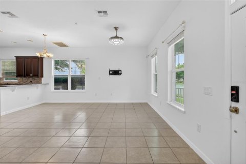 House in Windermere, Florida 3 bedrooms, 169.55 sq.m. № 2215768 - photo 10