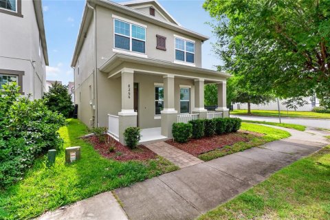 House in Windermere, Florida 3 bedrooms, 169.55 sq.m. № 2215768 - photo 2
