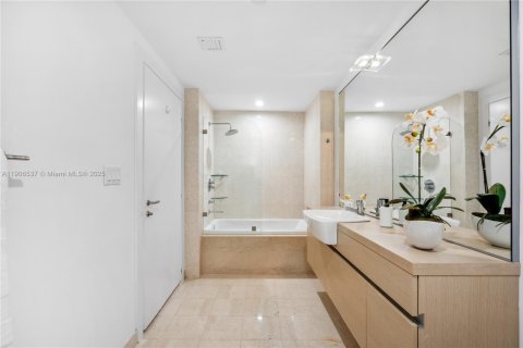 Снять в аренду кондоминиум в Майами, Флорида 2 спальни, 132.85м2, № 1957094 - фото 25
