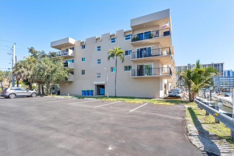 Condominio en venta en North Miami Beach, Florida, 2 dormitorios, 139.35 m2 № 2146425 - foto 28