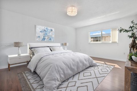 Condominio en venta en North Miami Beach, Florida, 2 dormitorios, 139.35 m2 № 2146425 - foto 17