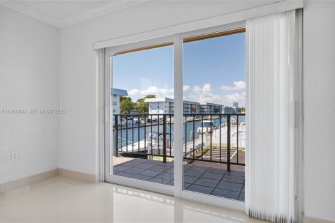 Condominio en venta en North Miami Beach, Florida, 2 dormitorios, 139.35 m2 № 2146425 - foto 9