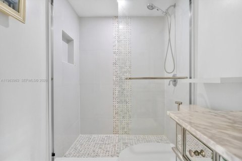 Condominio en venta en North Miami Beach, Florida, 2 dormitorios, 139.35 m2 № 2146425 - foto 25