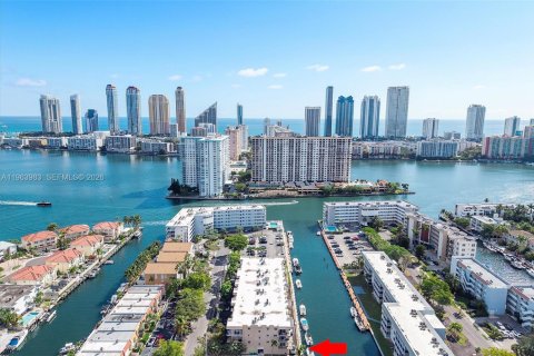 Condominio en venta en North Miami Beach, Florida, 2 dormitorios, 139.35 m2 № 2146425 - foto 30