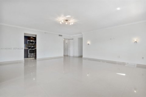 Condominio en venta en North Miami Beach, Florida, 2 dormitorios, 139.35 m2 № 2146425 - foto 6