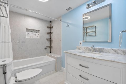 Condominio en venta en North Miami Beach, Florida, 2 dormitorios, 139.35 m2 № 2146425 - foto 20