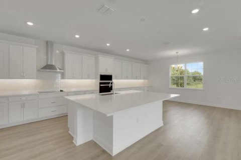 House in Winter Garden, Florida 4 bedrooms, 282.24 sq.m. № 2259147 - photo 19