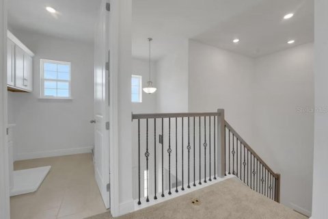 House in Winter Garden, Florida 4 bedrooms, 282.24 sq.m. № 2259147 - photo 24