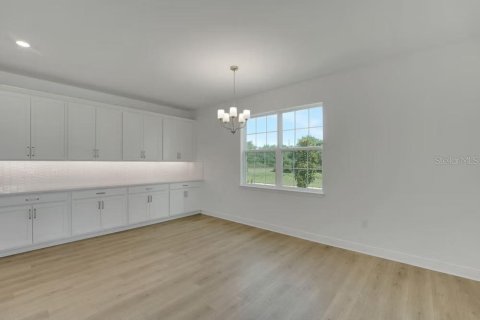 House in Winter Garden, Florida 4 bedrooms, 282.24 sq.m. № 2259147 - photo 17