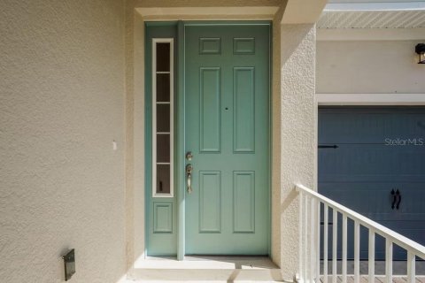 House in Winter Garden, Florida 4 bedrooms, 282.24 sq.m. № 2259147 - photo 4