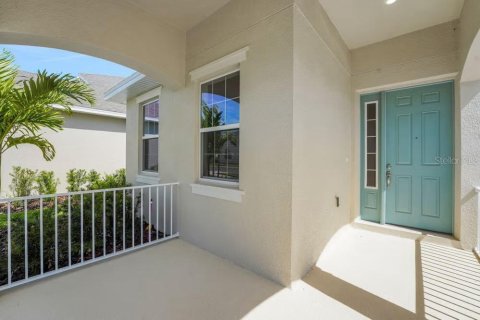 House in Winter Garden, Florida 4 bedrooms, 282.24 sq.m. № 2259147 - photo 3