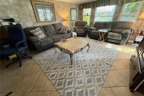 Casa en venta en Deltona, Florida, 2 dormitorios, 167.22 m2 № 2387721 - foto 23