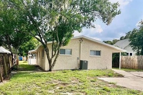 House in Plant City, Florida 3 bedrooms, 111.48 sq.m. № 2402730 - photo 3