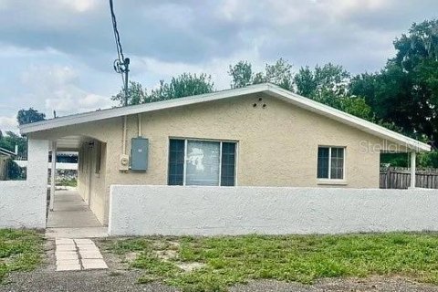 House in Plant City, Florida 3 bedrooms, 111.48 sq.m. № 2402730