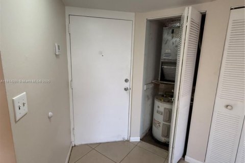 Купить кондоминиум в Майами, Флорида 1 спальня, 73.95м2, № 1937961 - фото 5