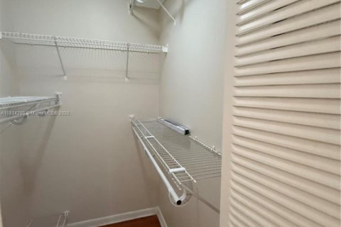Купить кондоминиум в Майами, Флорида 1 спальня, 73.95м2, № 1937961 - фото 15