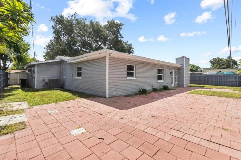 House in Largo, Florida 3 bedrooms, 171.87 sq.m. № 2314620 - photo 30