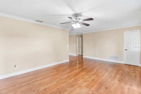 House in Largo, Florida 3 bedrooms, 171.87 sq.m. № 2314620 - photo 7