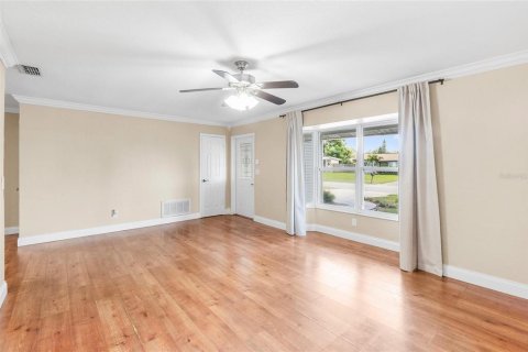 House in Largo, Florida 3 bedrooms, 171.87 sq.m. № 2314620 - photo 6