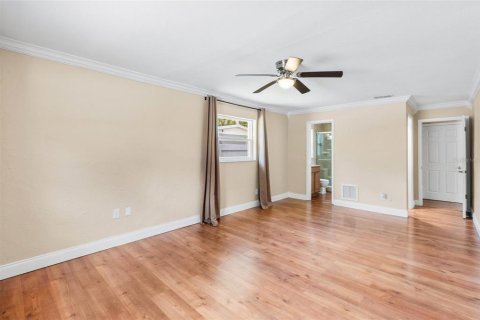 House in Largo, Florida 3 bedrooms, 171.87 sq.m. № 2314620 - photo 25