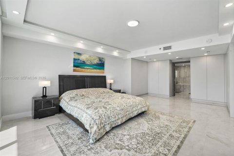 Condo in Hallandale Beach, Florida, 2 bedrooms  № 2075280 - photo 18